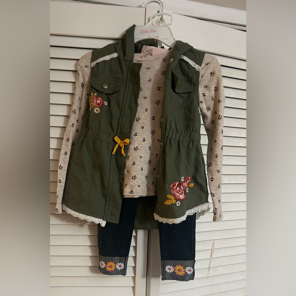 Little Lass Green Floral Vest with White Top size 4T